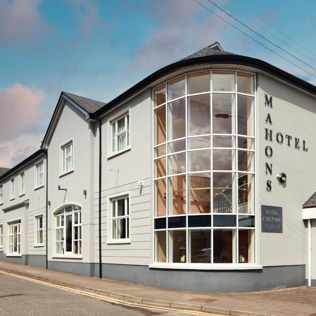 Mahon'S Hotel 어빈스타운 외부 사진