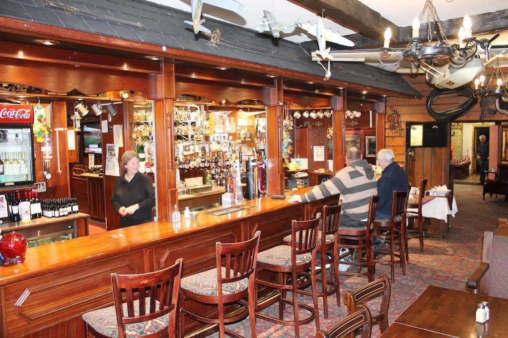Mahon'S Hotel 어빈스타운 외부 사진